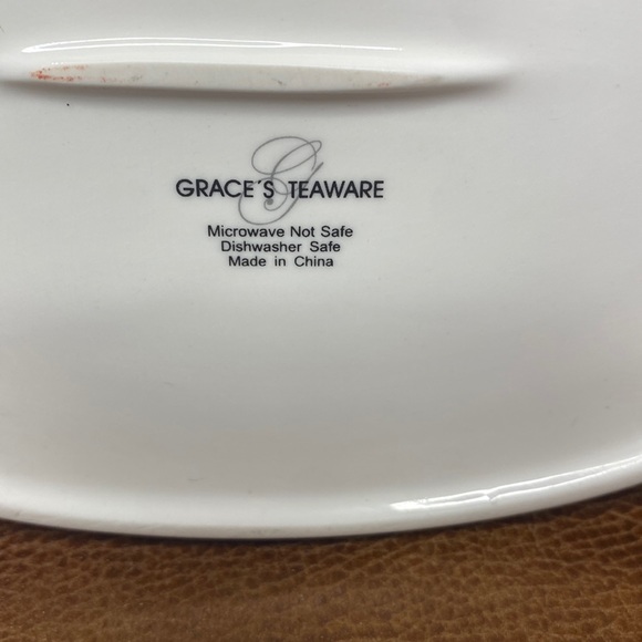 Star Tree Scallop
by GRACE'S TEA-WARE Snack Plate & Cup Set - Picture 6 of 8